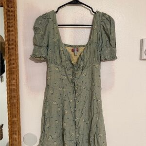 Urban Outfitters Faded Blue and Cream Patterned Top